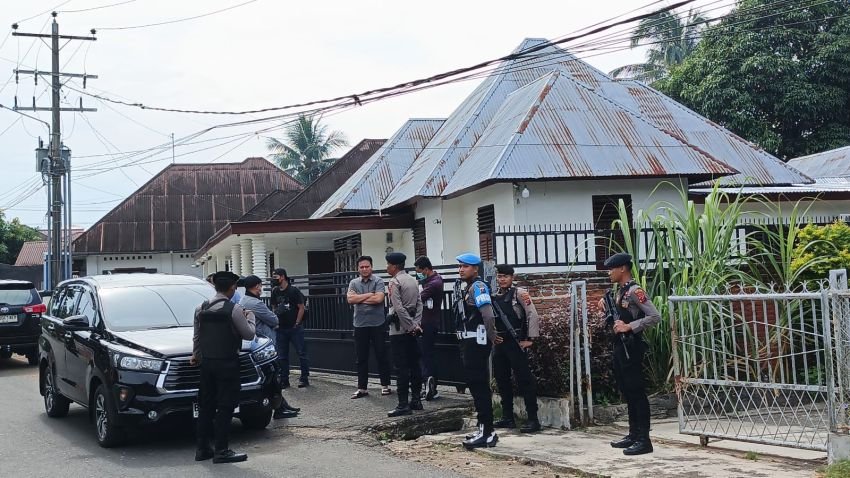 KPK Geledah Dua Lokasi di Padangsidimpuan Terkait OTT Topan Ginting