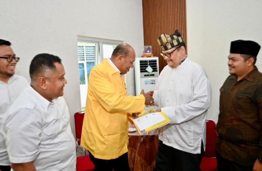 Rektor UNPAB Kunjungi Bupati Langkat, Bahas Kerja Sama Strategis Pendidikan dan Serahkan Almamater Pascasarjana