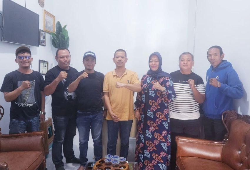 Pewarta Polrestabes Medan Berbagi Beras Kepada Pengurus dan Anggota