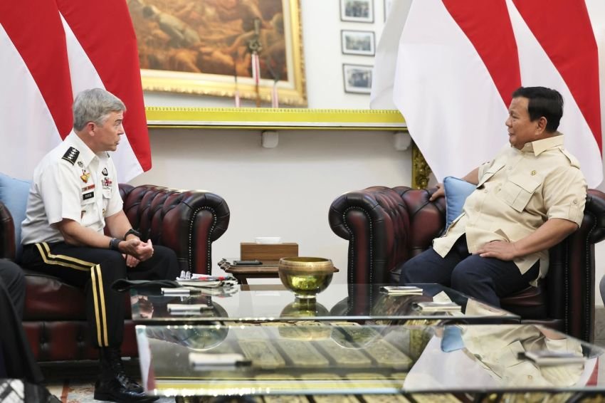 Presiden Prabowo Terima Kunjungan Kehormatan Jenderal Bryan Fenton di Istana Merdeka