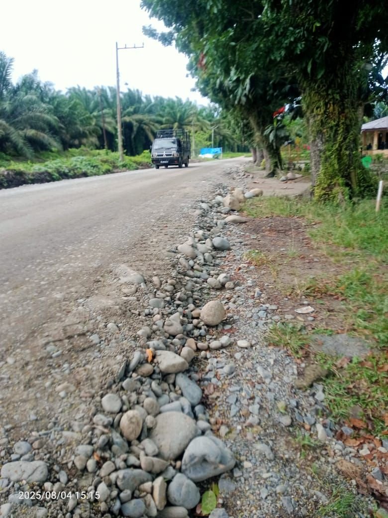 Proyek Jalan Rp 34,9 Miliar di Simalungun Diduga Gunakan Material Tak Sesuai Spesifikasi