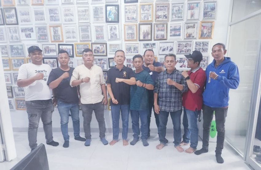 Chairum Lubis SH : "Jumat Barokah" Berbagi Beras Membentuk Jalinan Silaturahmi