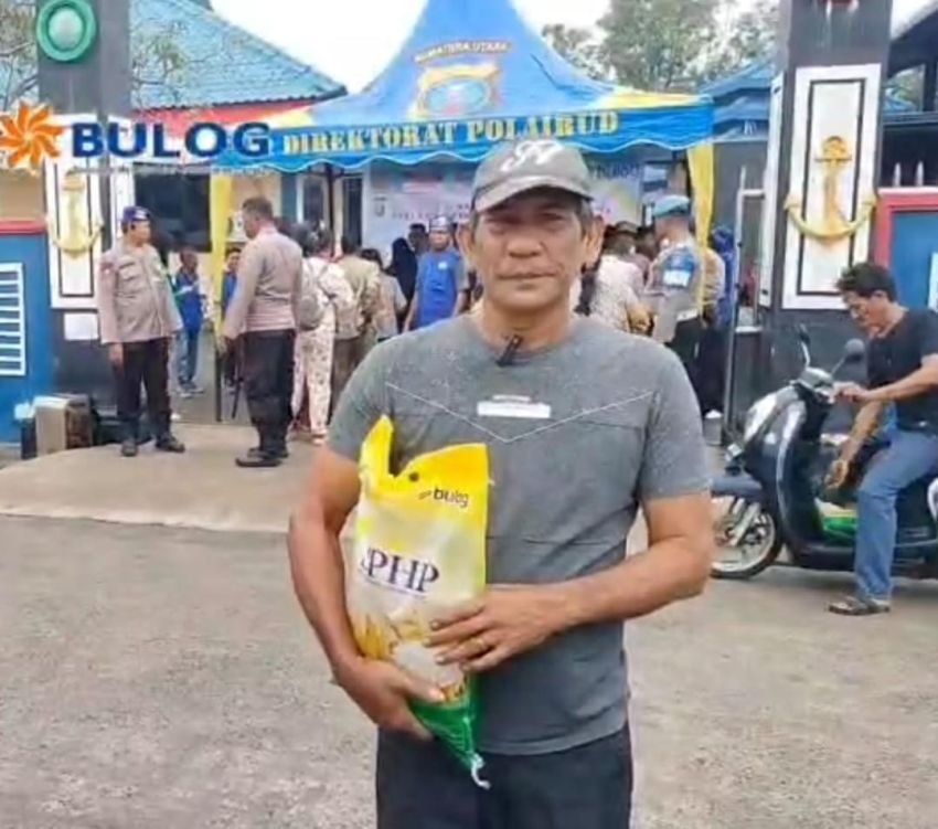 Direktorat Polairud Polda Sumut Gelar Gerakan Pangan Murah, Salurkan 5 Ton Beras SPHP untuk Warga Sekitar Mako Polairud
