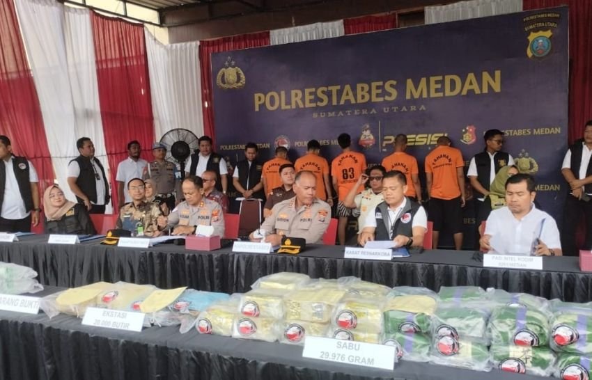Kompak Bawa 29,9 Kg Sabu, Paman dan Keponakan Ditangkap