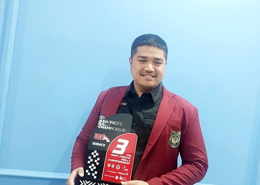 Dekan Fakultas Hukum UISU Apresiasi Prestasi Musa Arjianshah: Mahasiswa UISU Raih Juara 3 Rally APRC 2025 di Danau Toba