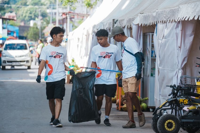 Jaga Danau Toba Tetap Lestari, ITDC Gelar Pembersihan Sampah dan Edukasi Pengelolaan Sampah di Danau Toba
