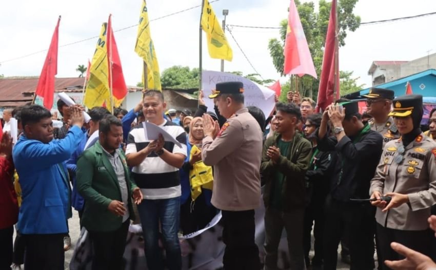 Aksi Unjuk Rasa Elemen Mahasiswa Di Wilkum Polresta Deli Serdang Berjalan Damai dan Kondusif