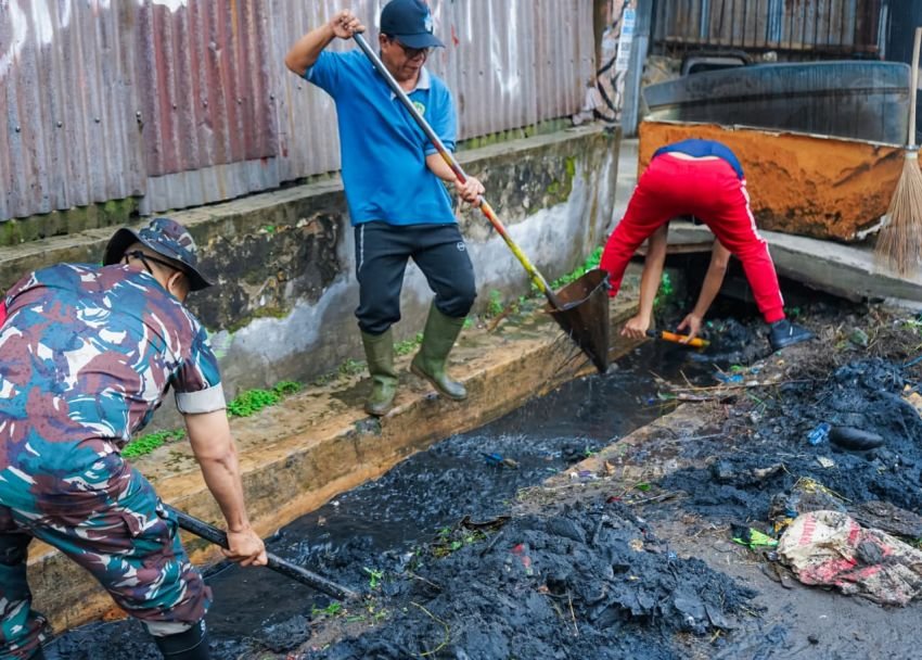 Pemko Medan Peringati World Cleanup Day Dengan Menggelar Gotong Royong Massal dan Normalisasi Drainase