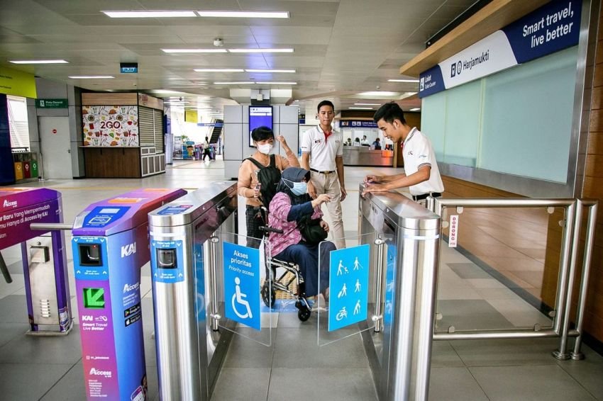 Fasilitas Ramah Disabilitas di LRT Jabodebek Buka Akses Mobilitas Tanpa Batas