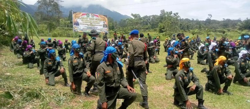 Pelantikan Ratusan Pelajar SMA Plus Taruna Akterlis Medan Dan SMK Plus Taruna Brikarya Intek Nusantara Di Warnai Rasa Suka Cita