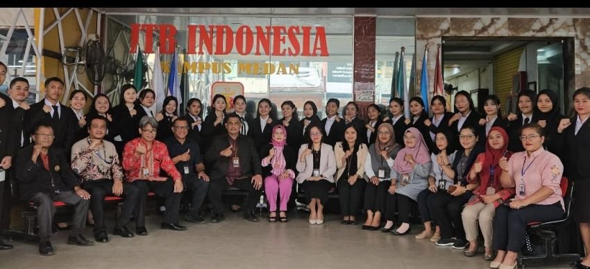 Sidang Meja Hijau Mahasiswa Fakultas Sains & Teknologi Institut Teknologi Dan Bisnis Indonesia