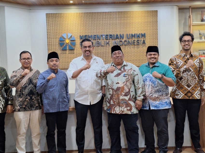 Menteri UMKM Maman Abdurahman Hadiri Pengukuhan Pemuda Masjid Dunia dan Konvensyen DMDI ke-23 di Jakarta