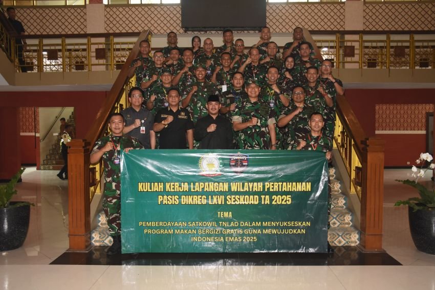 DANSESKOAD TINJAU KEGIATAN KKL WILHAN PASIS DIKREG LXVI SESKOAD DI KABUPATEN BEKASI