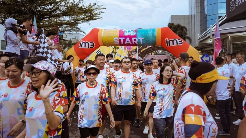 Indosat Ooredoo Hutchison Gelar Fun Walk Bersama Perhimpunan Indonesia Tionghoa (INTI)