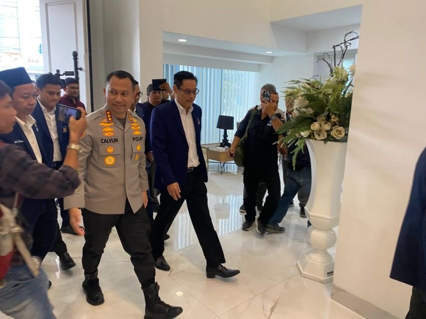 Bertemu Ketua NasDem Sumut Kapolrestabes Medan Sampaikan Permintaan Maaf