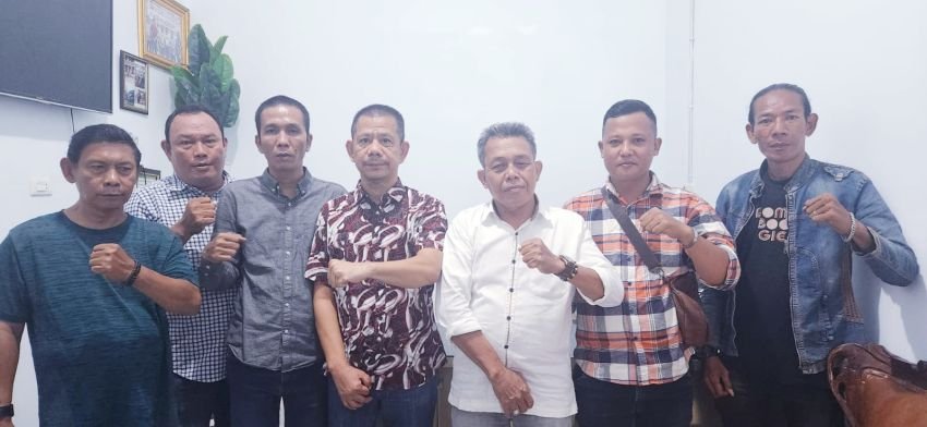 Terus Memupuk Silaturahmi, Ketua Pewarta Polrestabes Medan Rutin "Jumat Barokah" Berbagi Beras