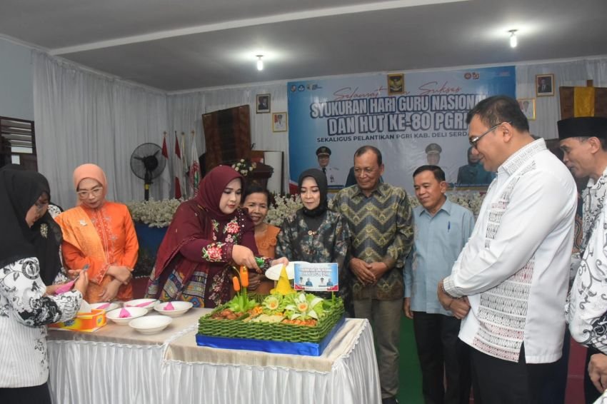 Bupati: Guru Adalah Sosok yang Membawa Anak Keluar dari Gelap Gulita