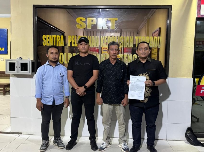 Didampingi Law Firm Pencerah, Provokator Penyerangan Rumah Mantan Bupati Tapanuli Tengah dilapor Ke Polres Tapanuli Tengah  Sadar Mangatas Sarumpaet,