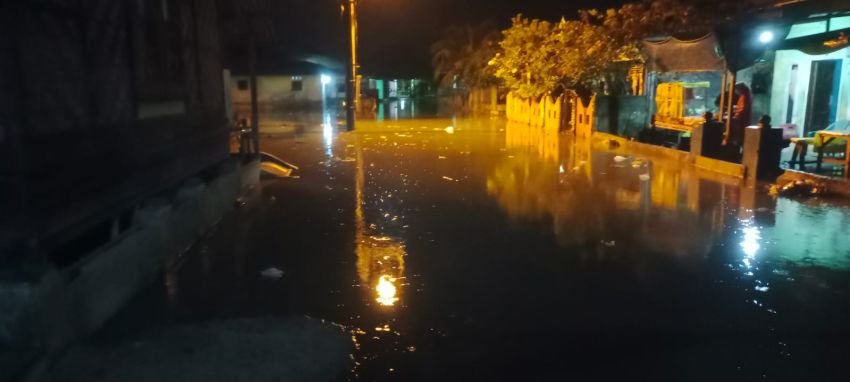 Jeritan Anak Pesisir Pantai Labu: Banjir Rob Rutin Rendam 5 Desa