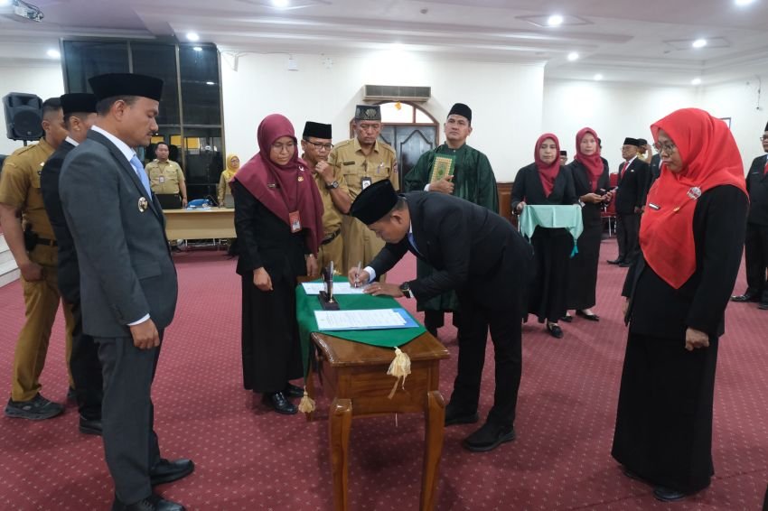 12 Pejabat Administrator, Pengawas dan Fungsional Dilantik Wali Kota Tanjungbalai