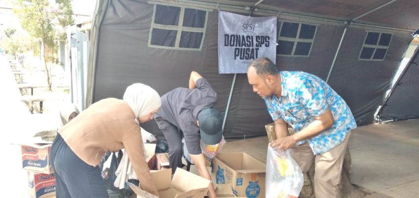 Korban Bencana Banjir dan Longsor di Sumbar Terima Bantuan dari SPS Pusat