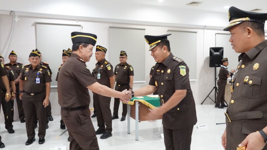 Kejati Kepri Lantik Aspidum Baru, Kajati Tekankan Integritas dan Kesiapan Hadapi KUHP Nasional