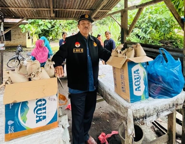 PENDAWA Galang Salurkan 300 Nasi Bungkus untuk Korban Banjir