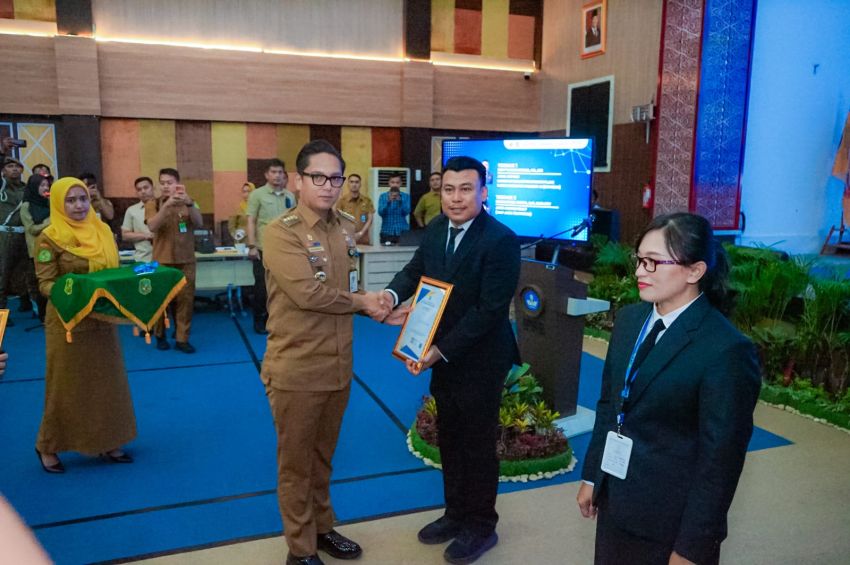 Wali Kota Medan Tutup Pelatihan Kepemimpinan Pengawas Angkatan II, Rico Waas: Ilmu Yang Didapat Digunakan Untuk Pengabdian Kepada Masyarakat