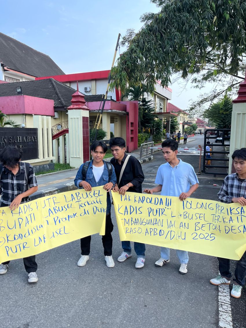 Diduga tidak sesuai spesifikasi, Aktivis KM3SU Datangi Mapoldasu minta usut pembagunan Jalan beton di Aek Raso Labusel