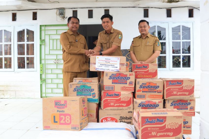 Kementan dan Bapanas Salurkan Bantuan Banjir ke Sergai, Bupati Darma Wijaya Antar Langsung ke Warga