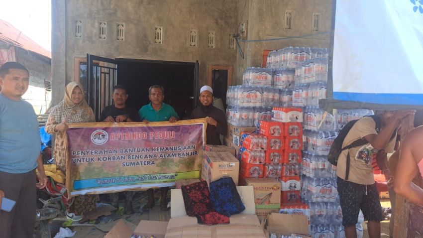 APTRINDO Salurkan Bantuan Kemanusiaan untuk Korban Banjir dan Longsor di Aceh, Sumut, dan Sumbar