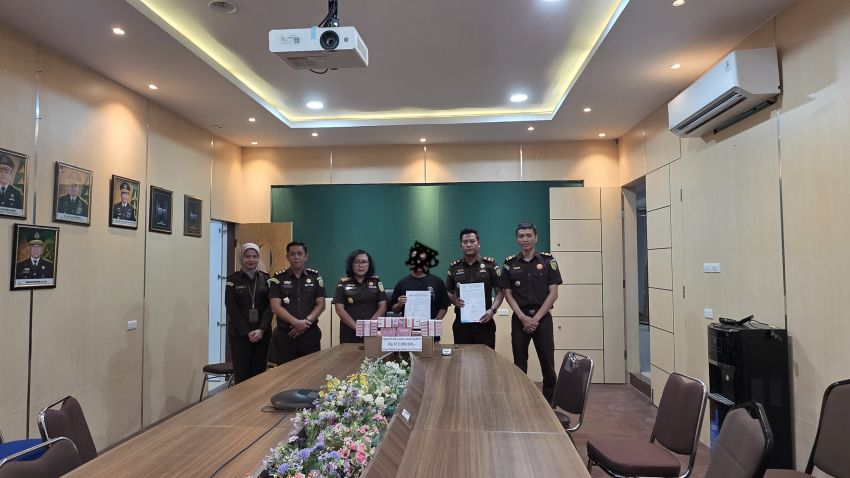 Kejari Labuhan Batu Terima Titipan Uang Pengganti Rp613 Juta dari Kasus Korupsi Renovasi Puskesmas