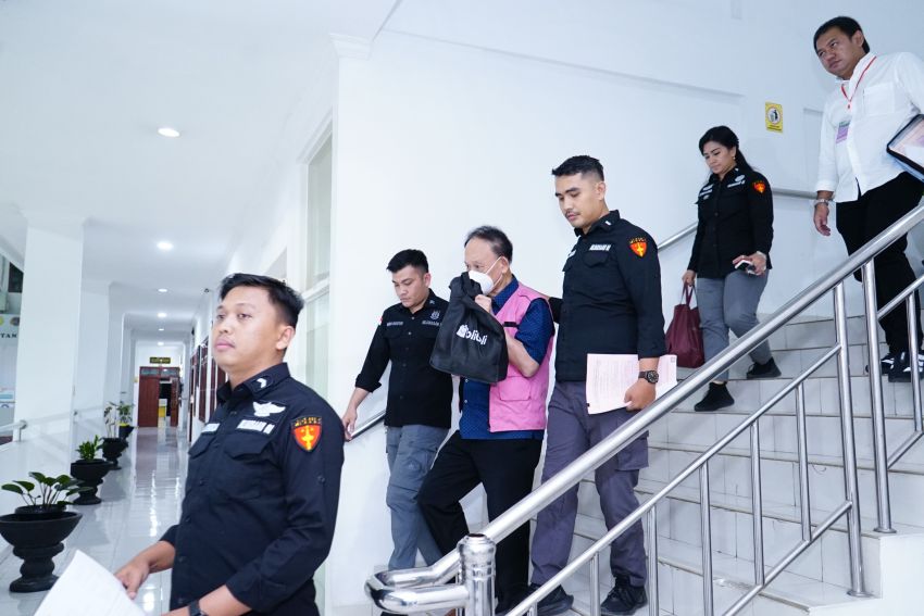 Penyidik Kejatisu Tahan Direktur Utama PT. Prima Alloy Steel Universal