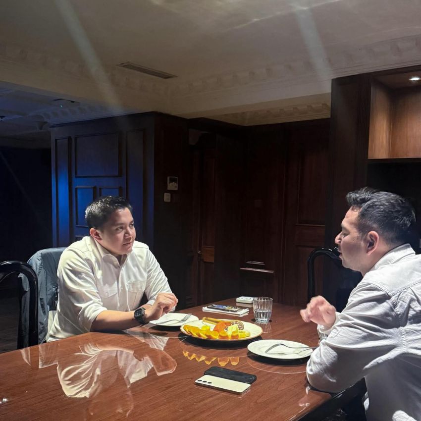 Raffi Ahmad Bahas Pemulihan Pascabencana dan Pemberdayaan Anak Muda Bersama Sekretaris Kabinet