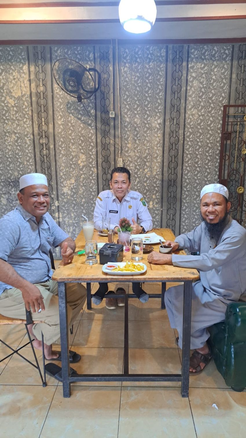 Ketua DPP HMTI H. Sobirin Harahap Silaturahmi di Mc Cafe Sibuhuan Dengan Sejumlah Tokoh