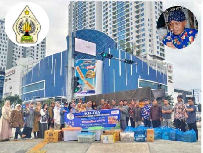 Keluarga Jogja di Medan Bagikan Ribuan Takjil Tahap Kedua di Depan Mall Manhattan