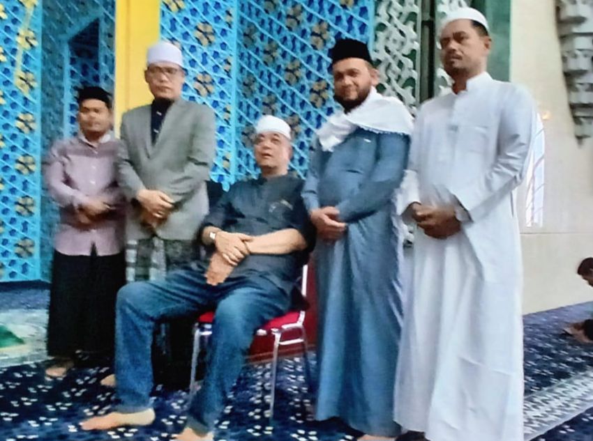 Khutbah Jumat di Masjid Agung Medan: Senator Dedi Iskandar Serukan Persatuan Umat di Tengah Perbedaan