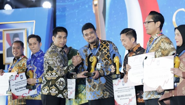 Terobosan Tata Kelola Keuangan, Bobby Nasution Raih Penghargaan Creative Financing dari Mendagri