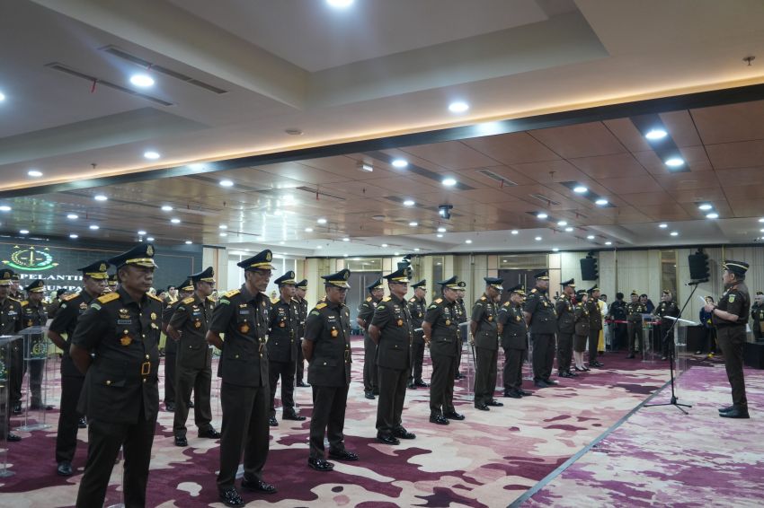 Jaksa Agung Lantik Kajati dan Pejabat Eselon II, Tekankan Integritas dan Adaptasi Digital