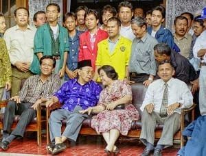 Indonesia Tidak Sedang Runtuh, Indonesia Sedang Diuji
