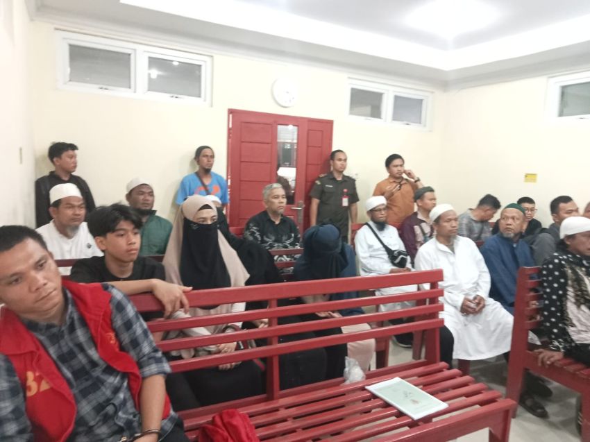 4 Kali Mangkir Saksi Pelapor. Pengacara Roni : JPU Jangan Giring Hakim Lakukan Kesewenang-wenangan
