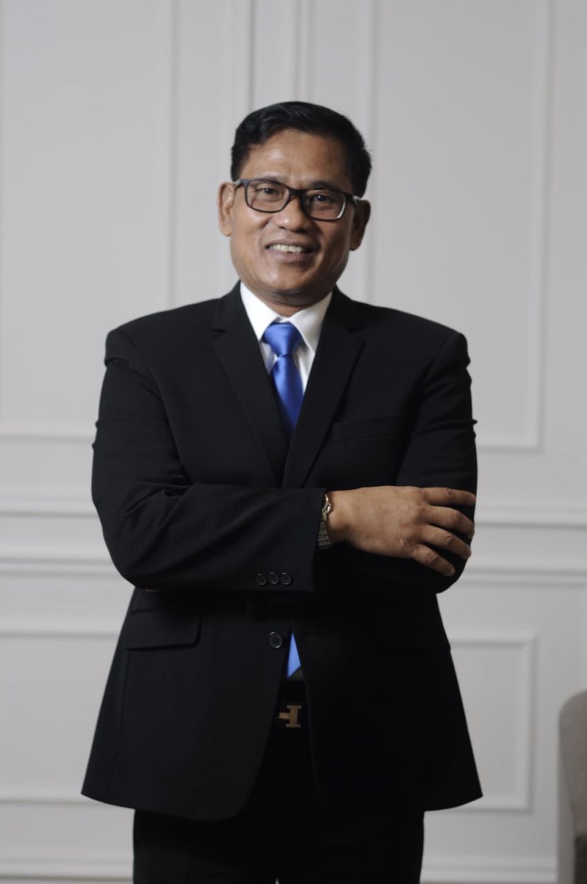 Dapur Besar dan Titik Merah Kecil