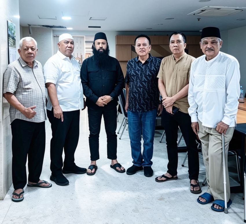 Syaikh DR Reza Abdul Jabbar Di Masjid Agung, Siap Bantu Pembangunan