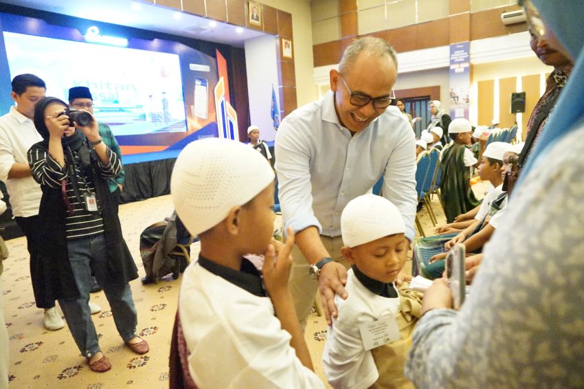 Bank Sumut Salurkan Zakat Pegawai, 100 Anak Ikuti Khitan Massal