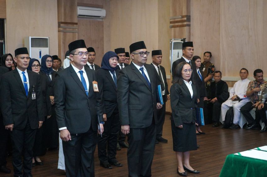 Lantik 69 Pejabat Manajerial, Wali Kota Medan: Atasan Itu Hierarki, Masyarakat Adalah Jabatan Tertinggi