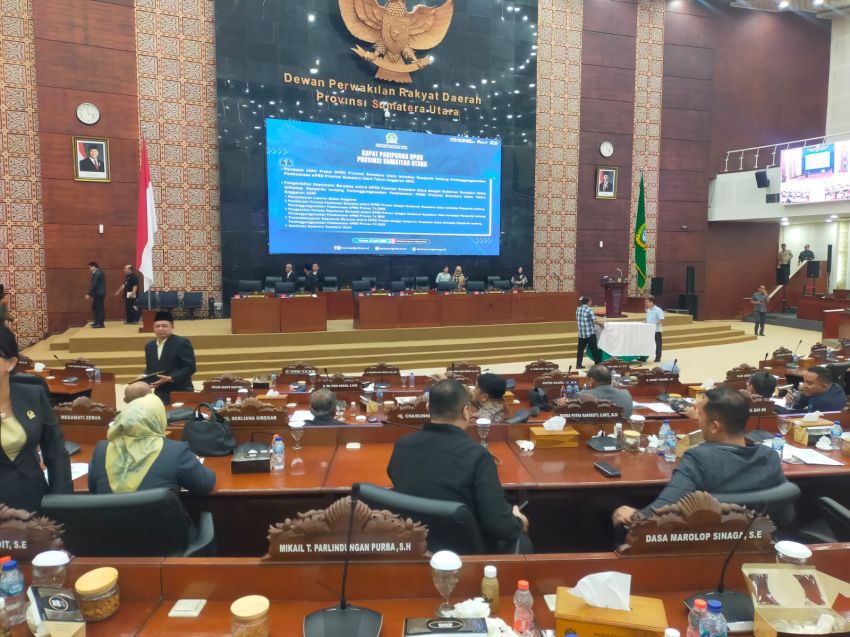 Gubsu Bobby "Merajuk" Meninggalkan Dewan