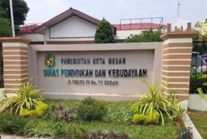 Dikonfirmasi Soal Dugaan Pengondisian Pembelian Buku, Kadisdik Medan Barli Nasution Bungkam