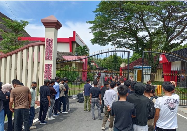 Kembali Aksi, AMPERAKSU Tantang Bea Cukai Bongkar Dugaan Gudang Rokok Ilegal Merek Helium di Deliserdang