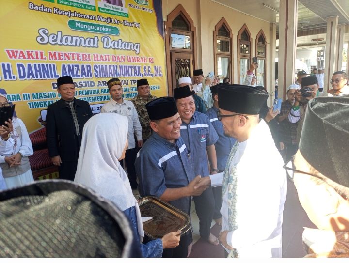 Dahnil Anzar Simanjuntak Disambut Hangat di Masjid Ar-Rivai TPI, Apresiasi Kiprah Masjid Ramah Pemudik di Sumut