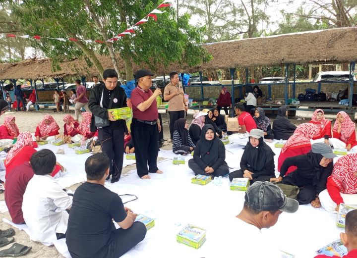 Semarak HUT RI ke-81, Guru dan Jajaran TPI Medan Gelar Makan Bersama dan Lomba Kemerdekaan di Pantai Sri Mersing